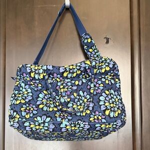 Vera Bradley Weekender Travel Bag Indigo Pop XL Duffle Bag 20” x 12” x 10”